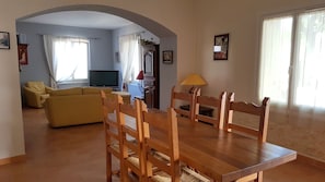 Dining - Authentic village house of 150 m² with swimming pool close to the city center (Sablet)