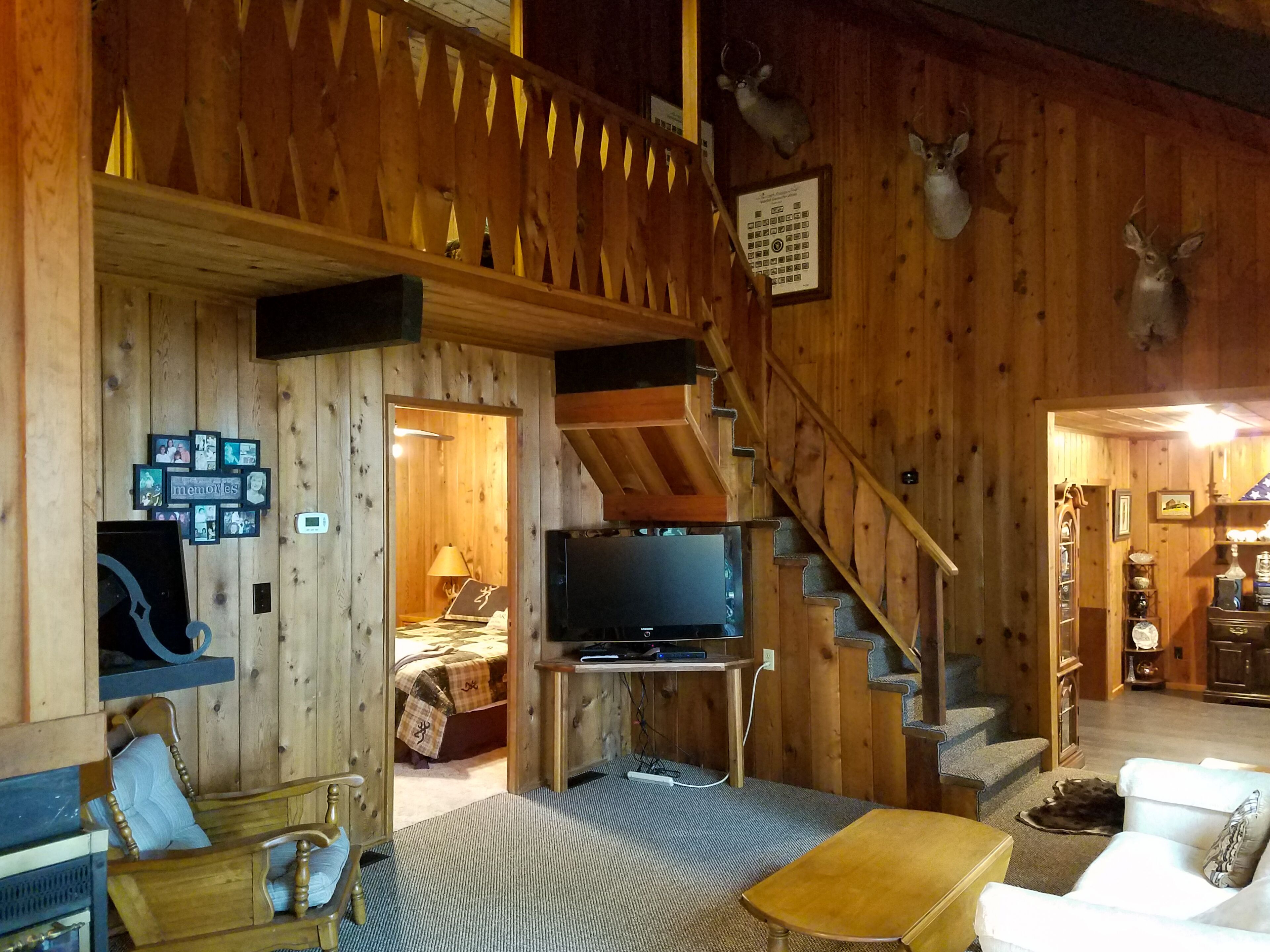 4 Seasons, Charming Lakefront Cottage on Ess Lake