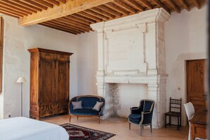 5 Schlafzimmer, Schreibtisch, Bügeleisen/Bügelbrett, kostenloses WLAN