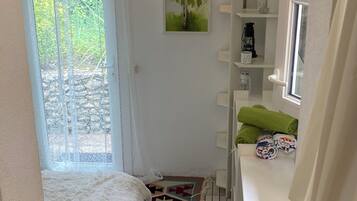 1 bedroom, iron/ironing board, WiFi