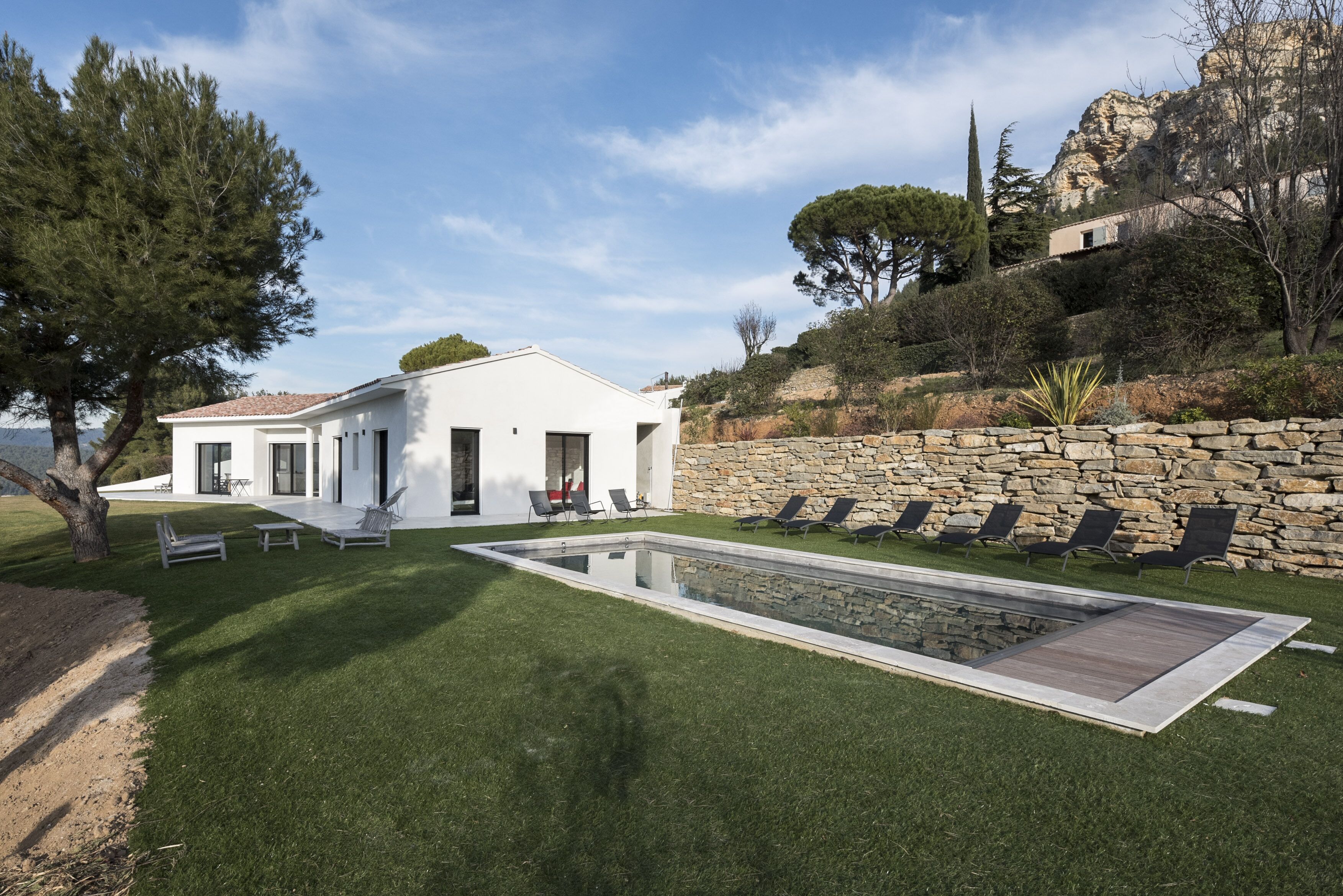 NEW STANDING villa with 360 ° VIEW on creeks, Cap Canaille and Cassis