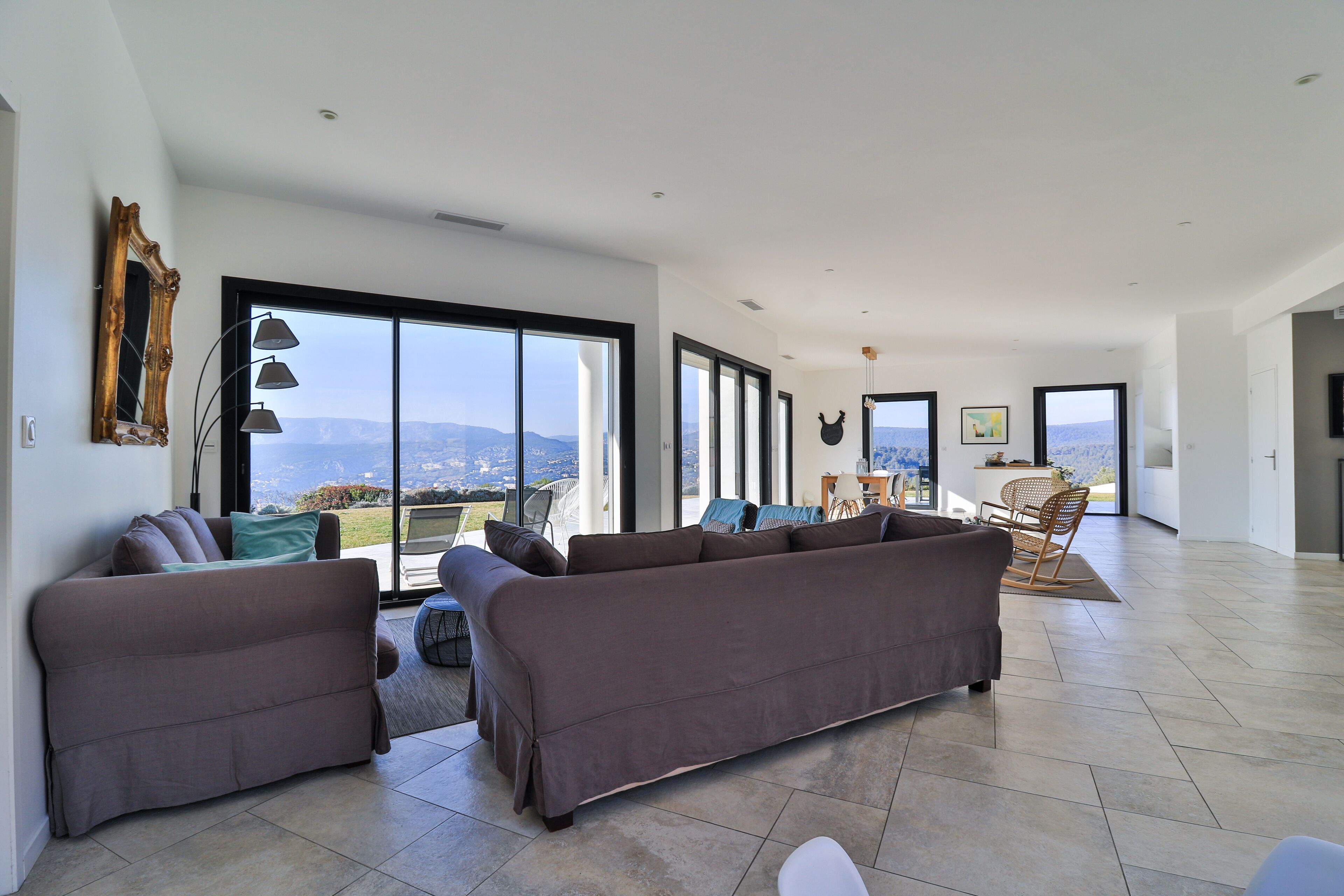 NEW STANDING villa with 360 ° VIEW on creeks, Cap Canaille and Cassis