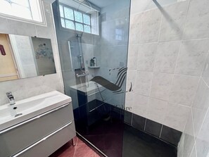 Bathroom - Le Boyard - Apartment in the heart of the city (Fouras)