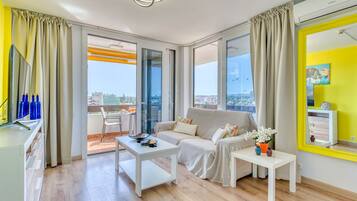 Fernseher, Stereoanlage