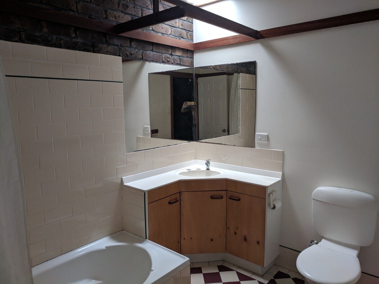 Angourie Beach House ,Ocean Views,100m to beach, cafe,restraunt,swing &Nat park