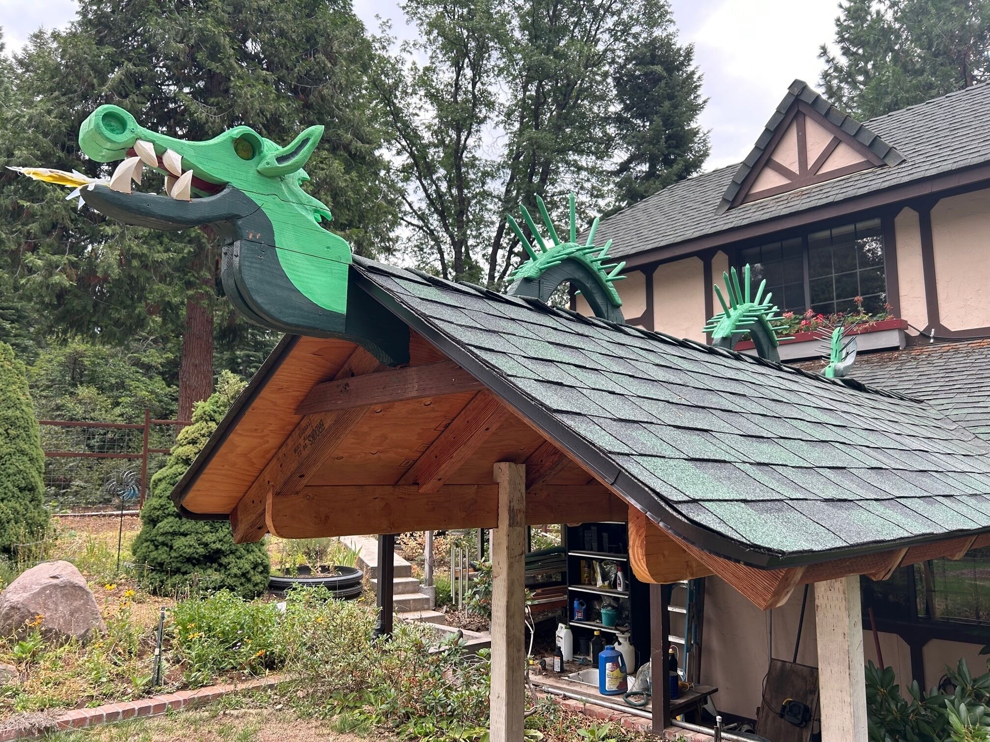 Garden Loft,  Very Private, Cov. Gar.  1 BR. 1 BA. 1 Mi to MS.