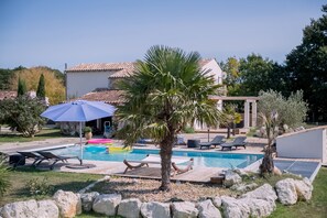 Ulkouima-allas, lämmitetty uima-allas