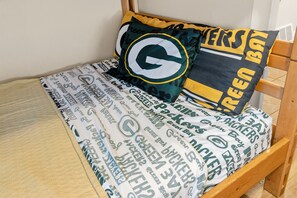 2 bedrooms, desk, free WiFi, bed sheets