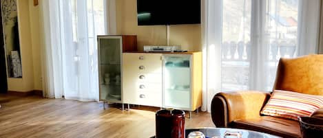 Smart TV, DVD player