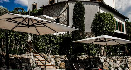 Podere le Monache - entire house in the tuscan hillside with spectacular view