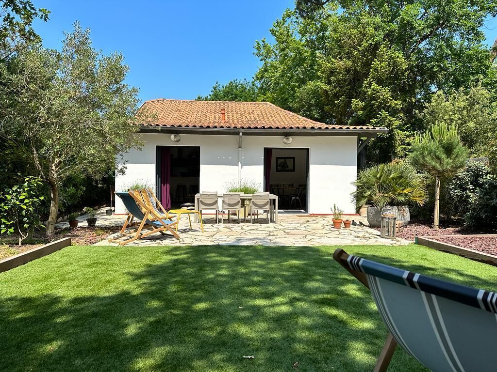 Villa 3 bedrooms, beach walk