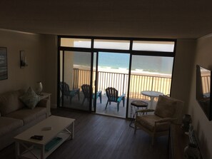 TV, stereo - Oceanfront, huge balcony, New Remodel in North Ocean City (Ocean City)