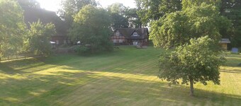 Cozy living under thatch