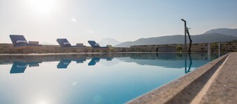 プールとプライバシーを備えた南クレタ島の豪華な隠れ家
