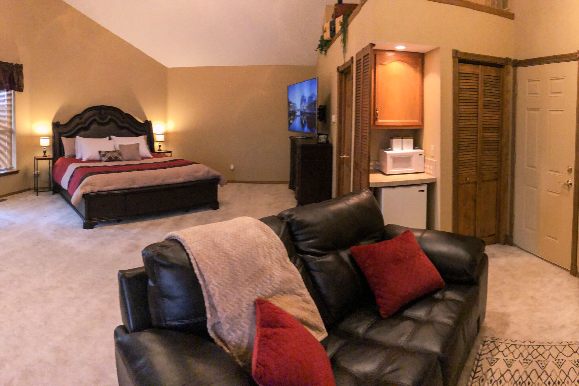 Incredible Setting In The Ozark Mountains ~ Just Minutes From Branson