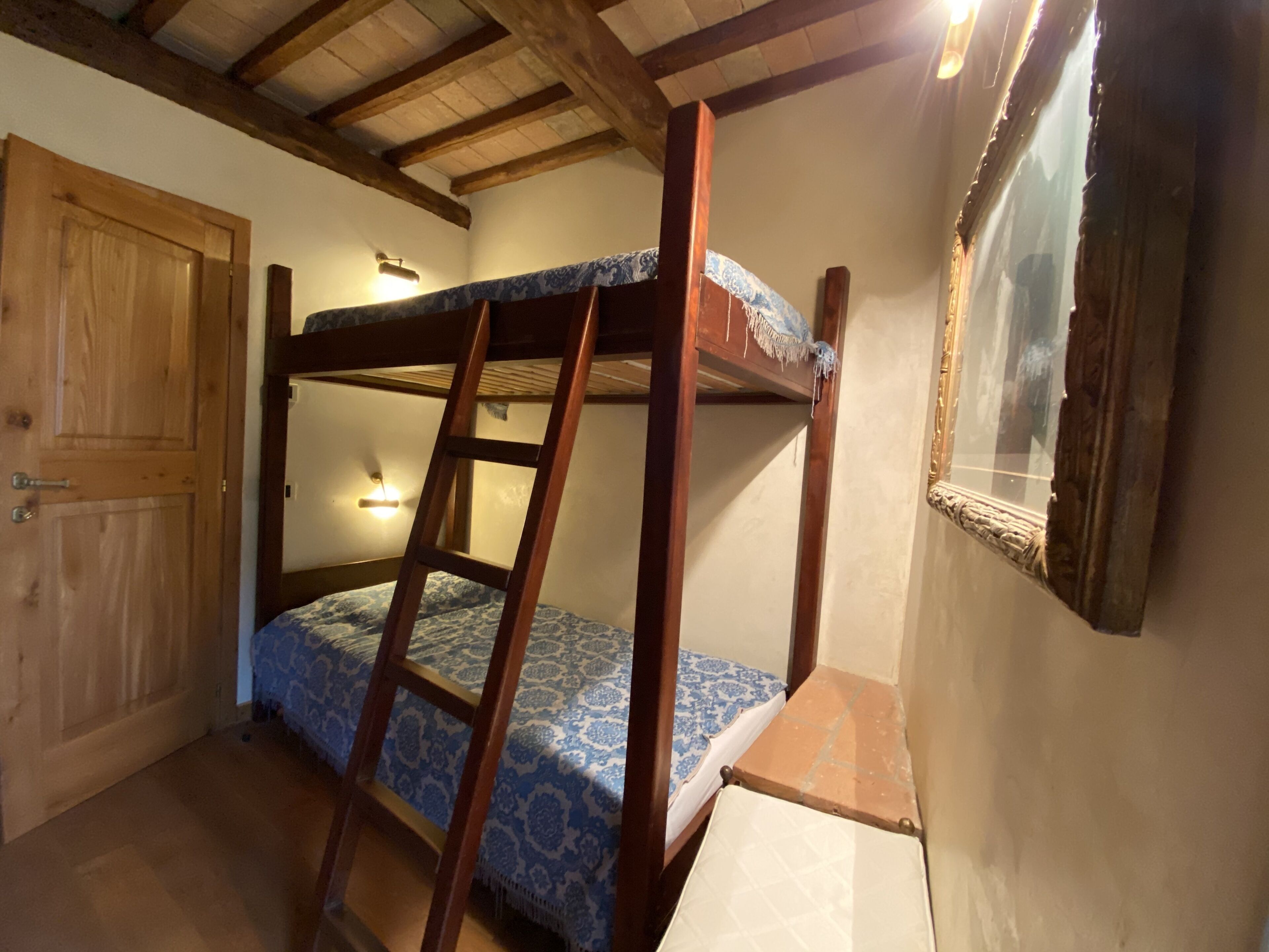 Charming apartment in the medieval village Montelagello with garden and pool