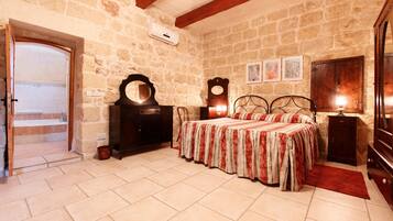 3 Schlafzimmer, BĂŒgeleisen/BĂŒgelbrett, kostenloses WLAN, BettwĂ€sche