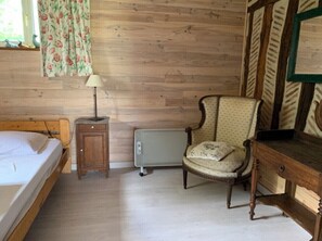 8 室のベッドルーム、アイロン / アイロン台、ベビーベッド、WiFi