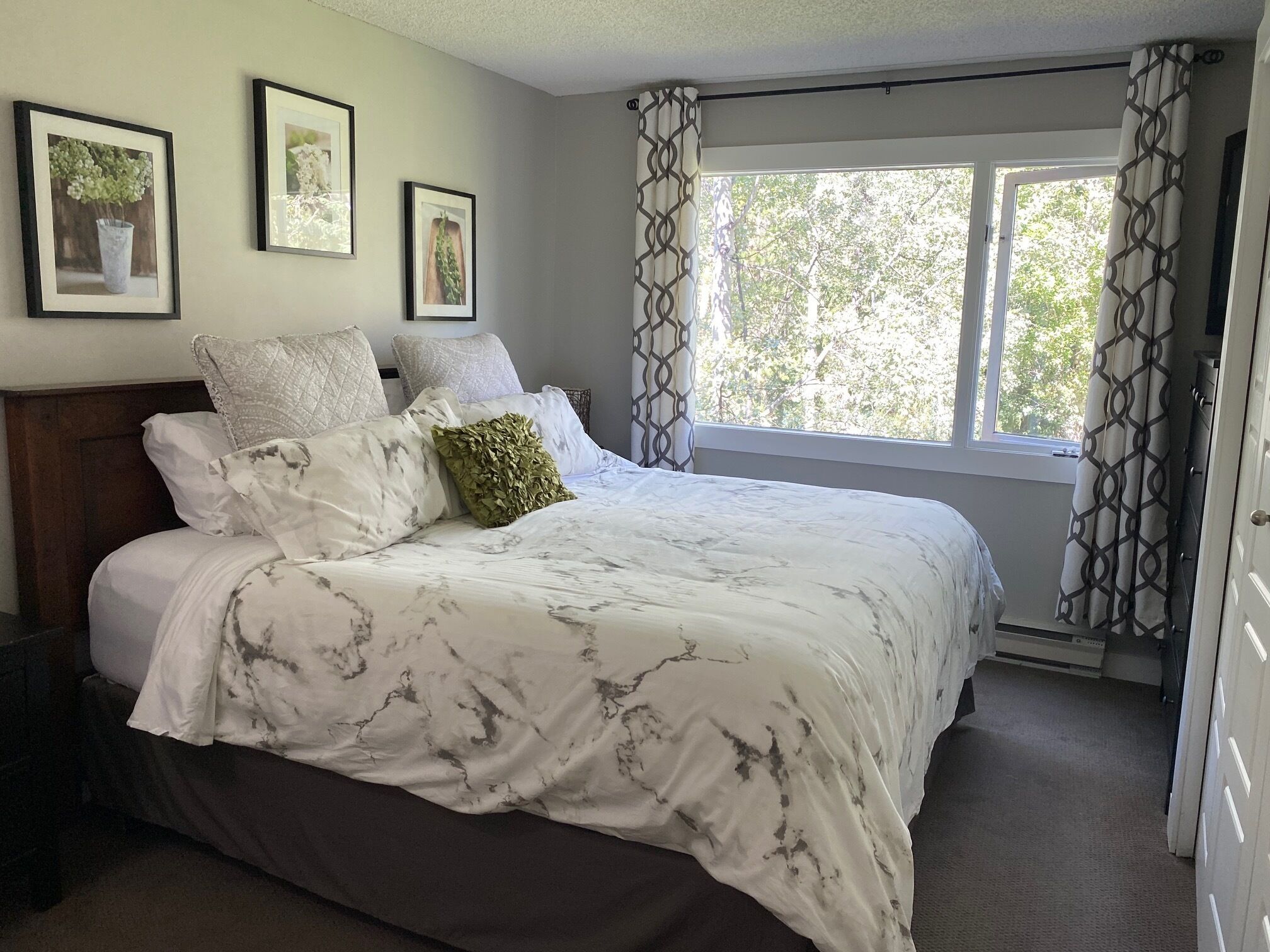 2 chambres, fer et planche à repasser, Wi-Fi gratuit, draps fournis