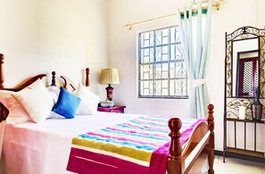 3 habitaciones, tabla de planchar con plancha, wifi y ropa de cama 