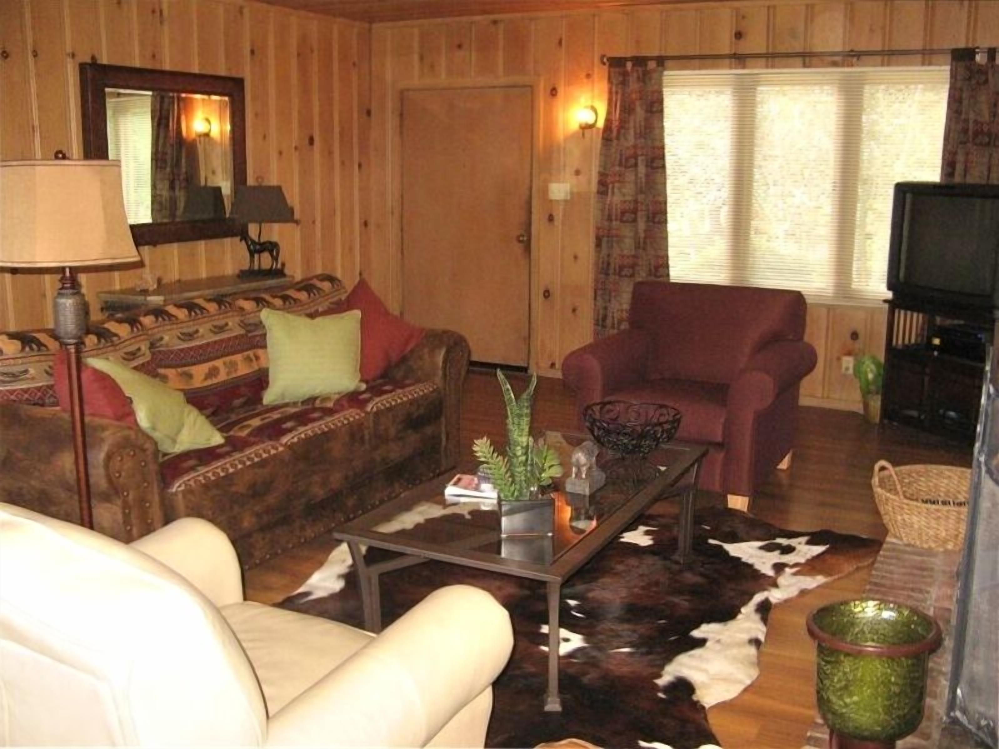 Surrounded by the Park Yet Close to Everything! Views from all windows!