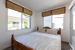 4 slaapkamers, een strijkplank/strijkijzer, wifi, beddengoed