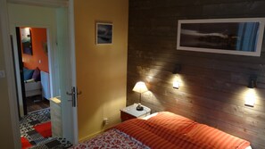 1 bedroom, iron/ironing board, free WiFi, bed sheets