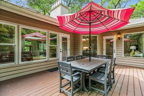 تناول الطعام بالخارج