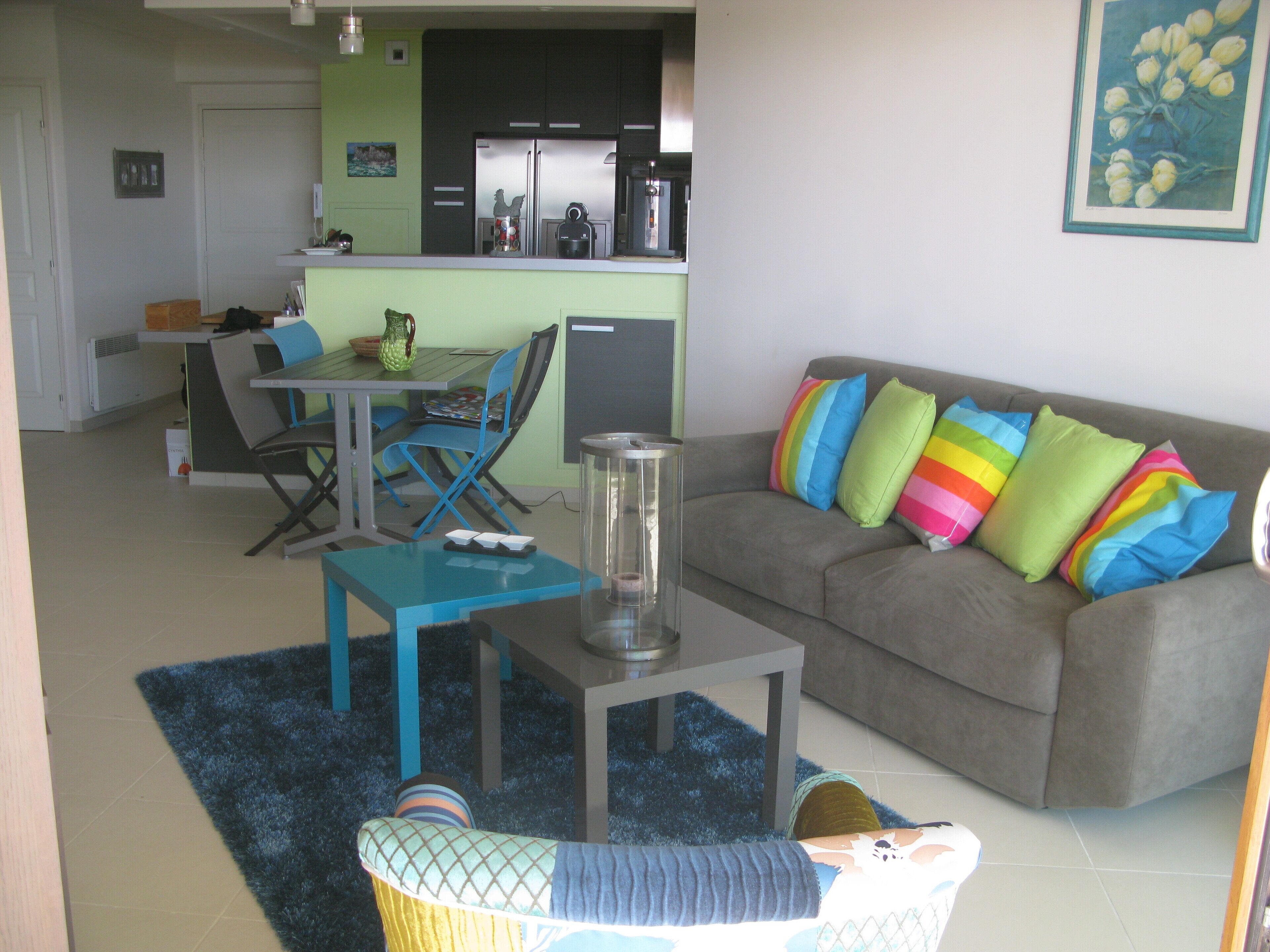 standing apart ,, cavalaire bay view, near downtown and beaches