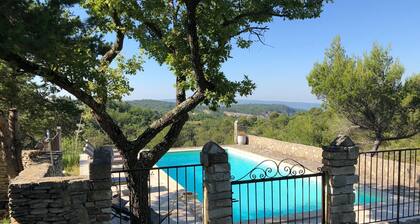 Mas, idyllische Lage, Ruhe, Schwimmbad, Tennis, Panoramablick.