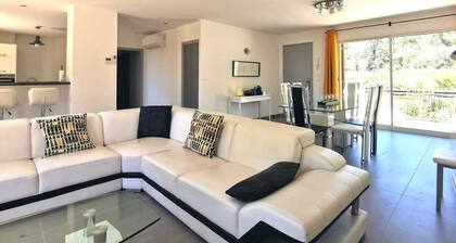 Letzte Villa 3 Schlafzimmer, ruhigen Dorfcharme, Pool in der Nähe von Aix und Luberon