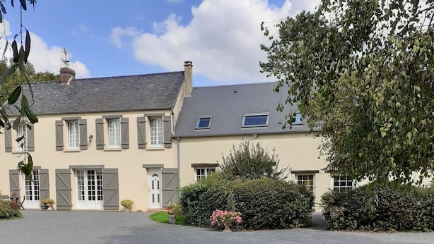 Unclassified image, 1 of 12, button - 2*-rated STUDIO in the countryside, 8 km south of BAYEUX, D-Day beaches. (Trungy)