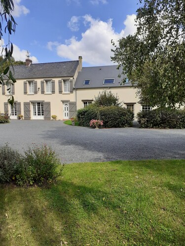 GITE 2* in the countryside, 8 kms from BAYEUX, LANDING BEACHES.