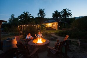 Terrace/patio - Wine Country Getaway With Pool, Hot Tub, Garden, Views, Location! (Glen Ellen)