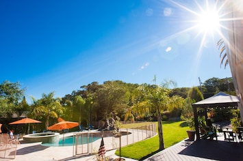 Named one of the 5 best pools in Sonoma! South facing - drenched in sunshine!