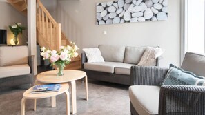 Télévision, baby-foot, vidéothÚque, chaßne hi-fi