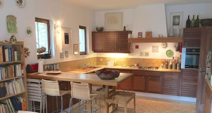 Charming Villa with Shaded Terrace, Pool and Luberon View