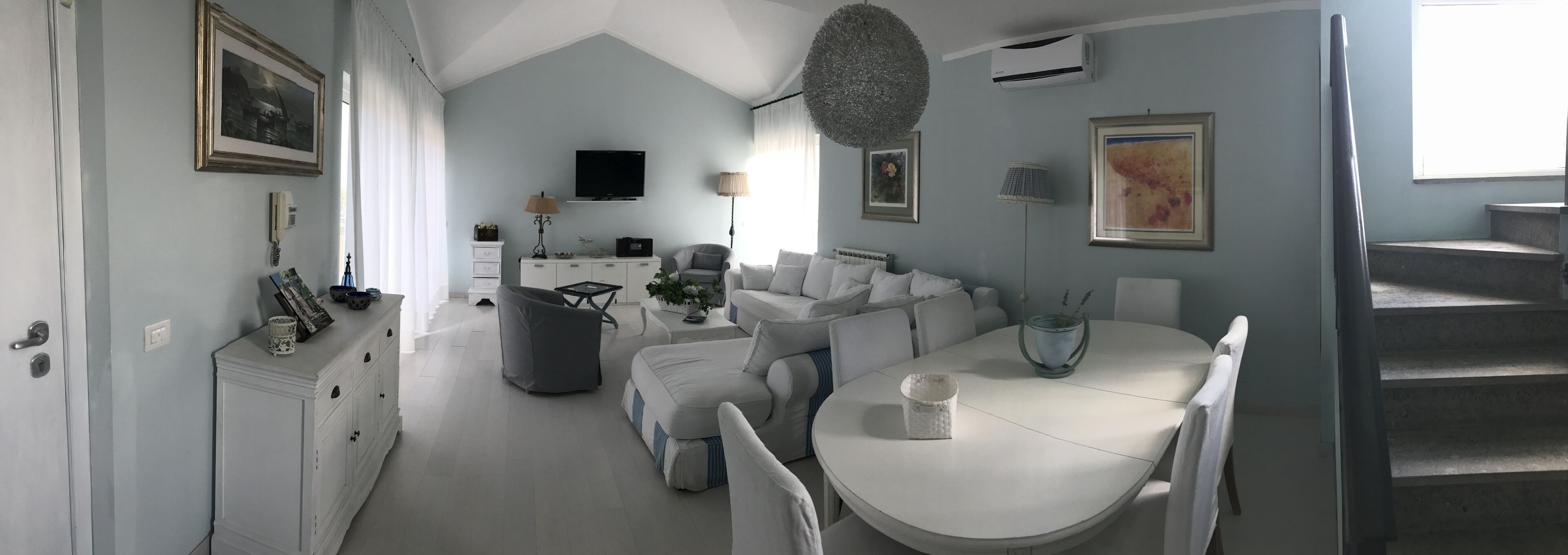 Fregene. Beautiful villa to enjoy Rome and the beach. Good price, good service.