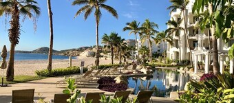 Ocean Front Ground Floor avec une vue imprenable sur l'océan à quelques pas de la plage