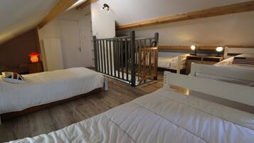 3 chambres, coffres-forts dans les chambres, fer et planche Ă repasser