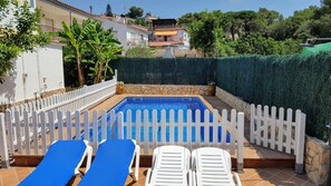 Outdoor pool - Lloret De Mar: House 1st floor of 120m2 with private swimming pool, garden, barbecue (Lloret de Mar)