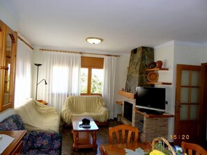 Smart TV, lareira, DVD player