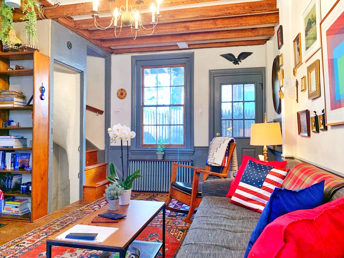 The Historic & Walkable Philadelphia Washington Square West 2 bed/2 bath Home