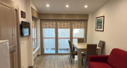 Independent two-room apartment, private outdoor area.50mt from the sea renovated in2023