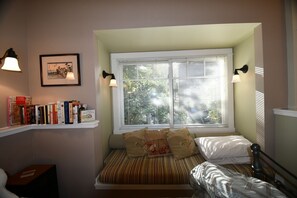 Silitysrauta/-lauta, vauvan matkasänky, ilmainen Wi-Fi, vuodevaatteet