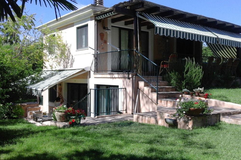 house 20 meters from the beach