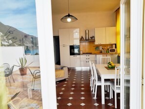 Dining - Casa Sebastian - with large seaview-terrace, only a few steps from the beach (Vietri Sul Mare)