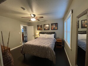 4 bedrooms, iron/ironing board, free WiFi, bed sheets