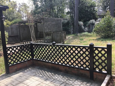 A cozy single family home located right in the center of Augusta! 