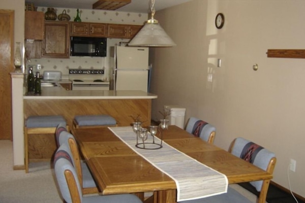 Kitchen & Dining Area